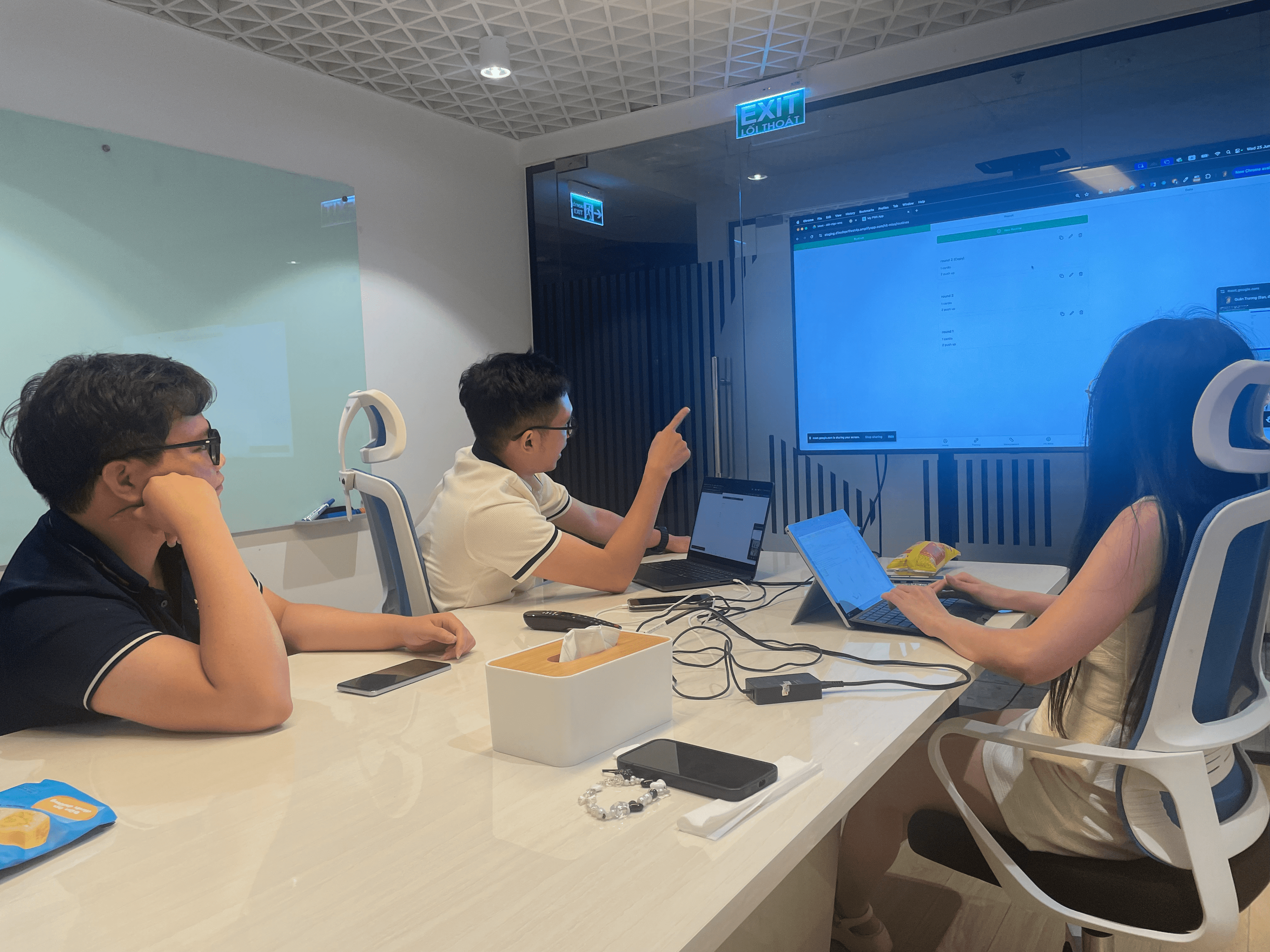 Dự án đầu tiên